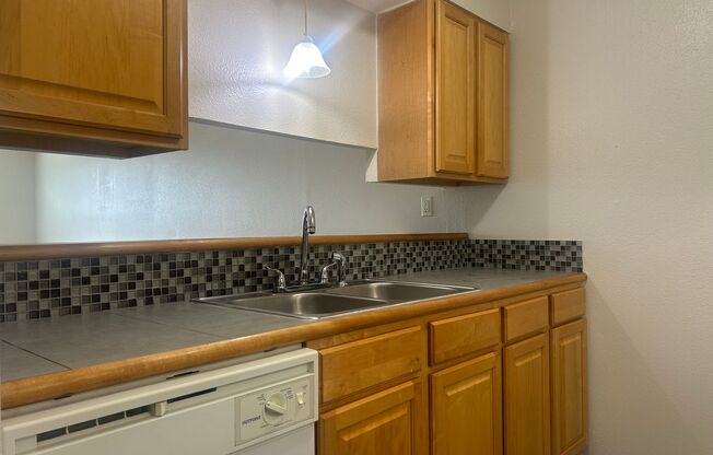1 bed, 1 bath, 750 sqft, $1,145, Unit ABB-1-303