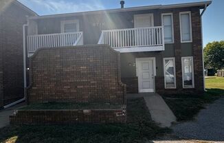 $775 - 2 bed 1 bath - Second floor Apartment in the Northwest Big River Neighborhood