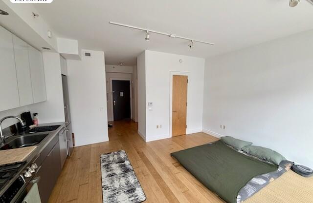 Studio, 1 bath, $4,095, Unit 321