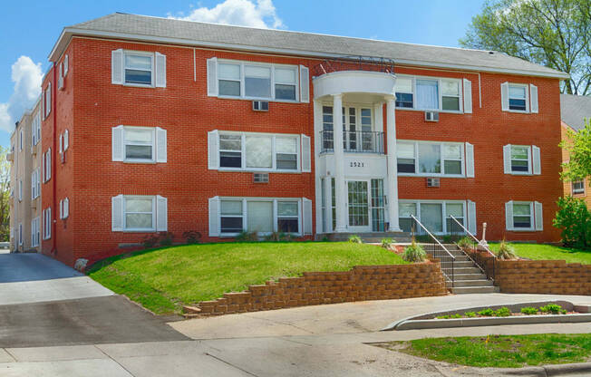 Elegant Exterior View at Greenway Apartments, Minneapolis