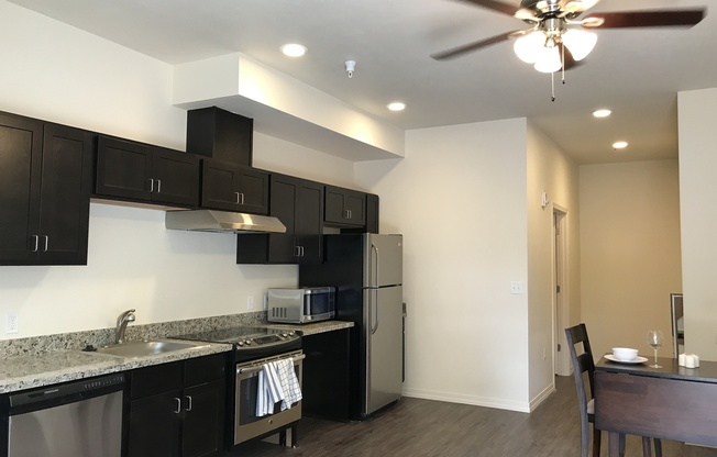 2 beds, 1 bath, 656 sqft, $1,399, Unit 105*