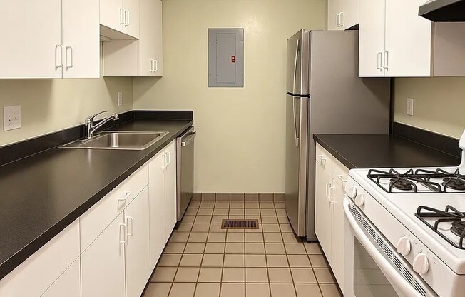 2 beds, 2 baths, 1,105 sqft, $3,900, Unit 112