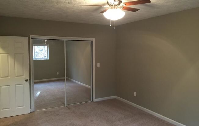 1 bed, 1 bath, 755 sqft, $925, Unit 19