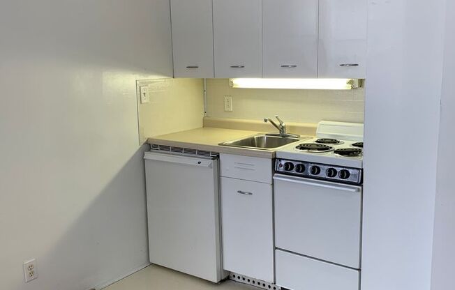 Studio, 1 bath, 435 sqft, $615, Unit 512