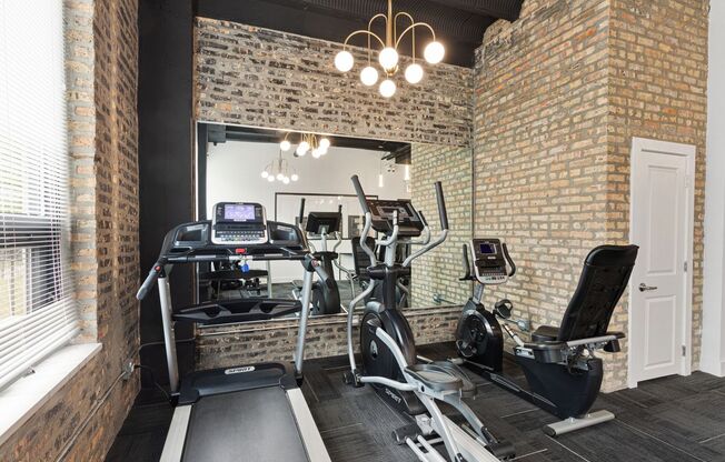 Studio, 1 bath, 250 sqft, $1,355, Unit 4B