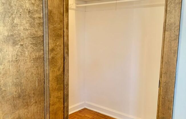 Studio, 1 bath, 300 sqft, $1,365, Unit 530-512