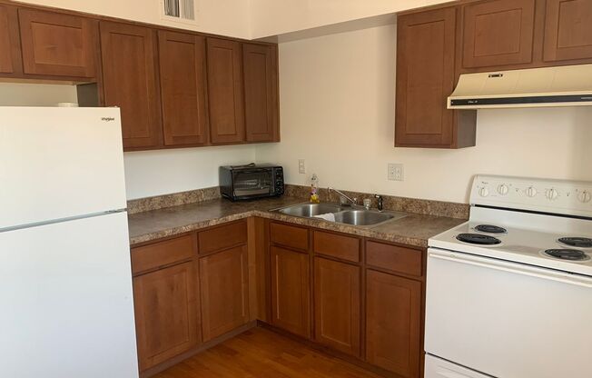 Great 1 bedroom 1 bath condo -- COMING SOON