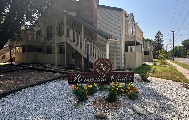 $895- 2 bedroom 1 bath - Apartment located in Riverside