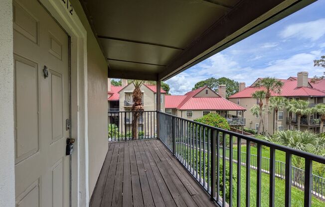 Updated 2 bedroom, 1 bath Condo in Oasis at Pearl Lake