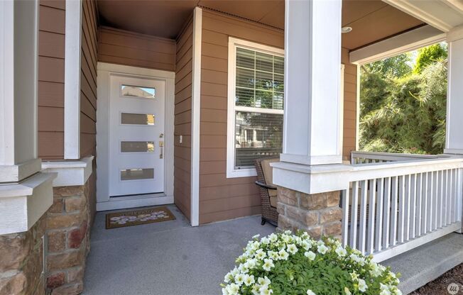 Luxury Updated Home in The Reserve | 5 Beds + Bonus Room