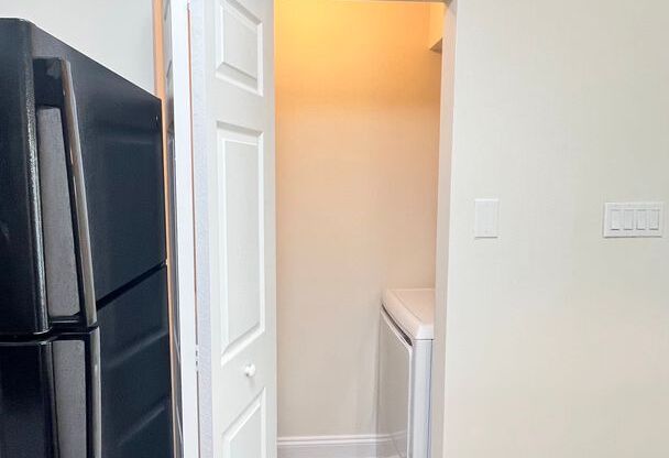 2 beds, 1 bath, 903 sqft, $1,800, Unit 1013 C #2B