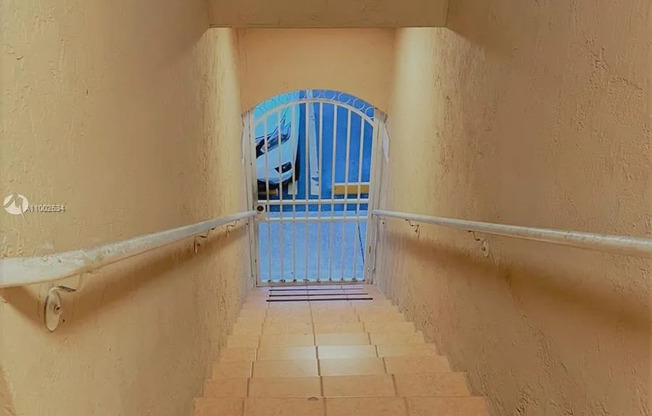 2860 W 80 ST