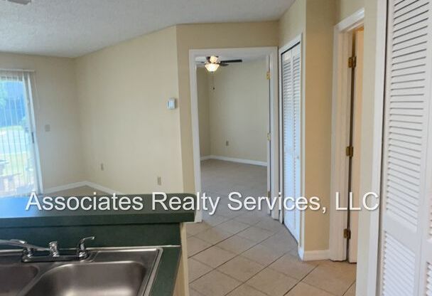 1 bed, 1 bath, $925, Unit Unit 1014