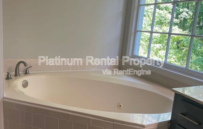 4 beds, 2.5 baths, 2,959 sqft, $2,695