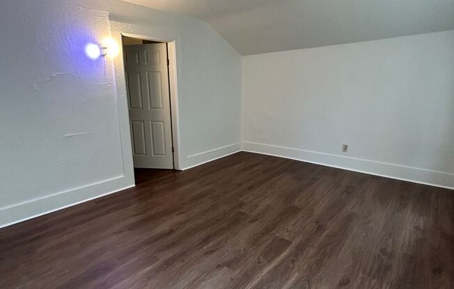 2 beds, 1 bath, $995, Unit 803