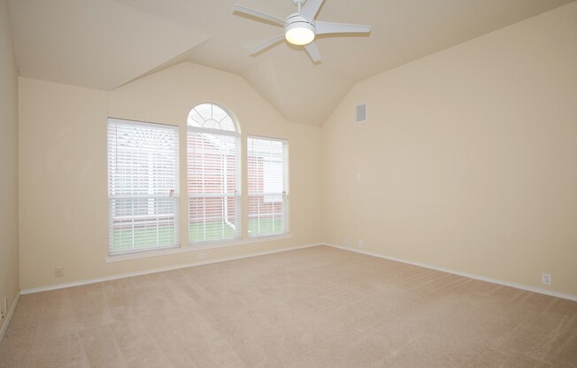 Open, Airy & Bright 4 Bedroom Home in Knolls at Russell Creek!