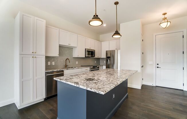 1 bed, 1 bath, 724 sqft, $1,540, Unit 216