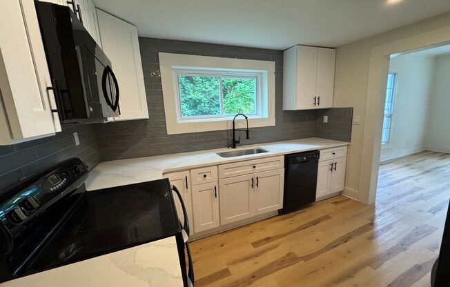 Gorgeous Fully Remodeled 2-Bedroom Home in Athens