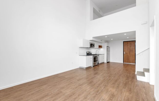 1 bed, 1 bath, 733 sqft, $3,900, Unit 616