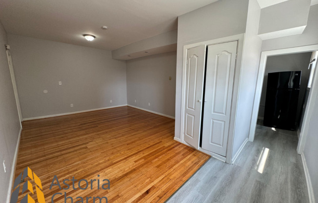 1 bed, 1 bath, $1,100, Unit 3508 Clifton Ave Unit B1