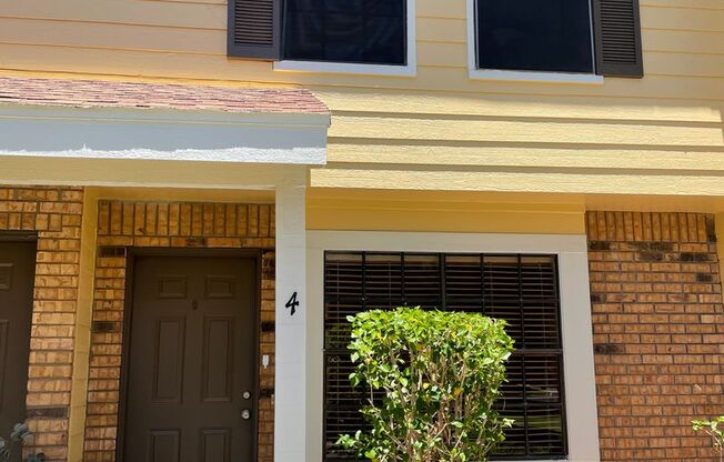 Amazing 2 Bed / 2.5 Bath Townhouse in Phoenix!