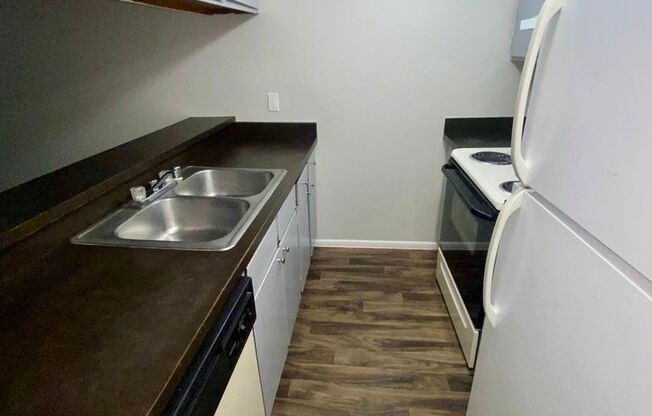1 bed, 1 bath, 575 sqft, $944, Unit 197