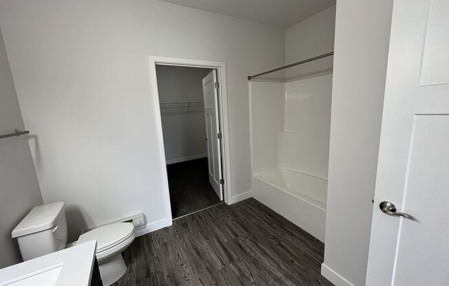 2 beds, 2 baths, 1,034 sqft, $1,850, Unit Lime 218