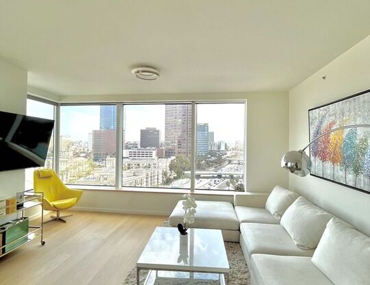 2 beds, 2 baths, 1,365 sqft, $4,900, Unit 1808