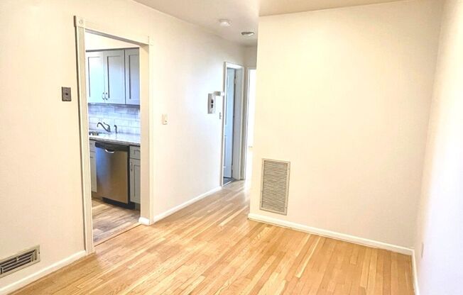 1 bed, 1 bath, 674 sqft, $1,900, Unit 102 D2