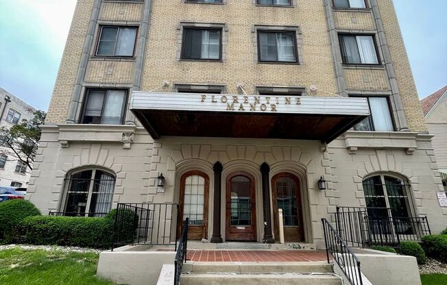 1 bed, 1 bath, $950, Unit 306