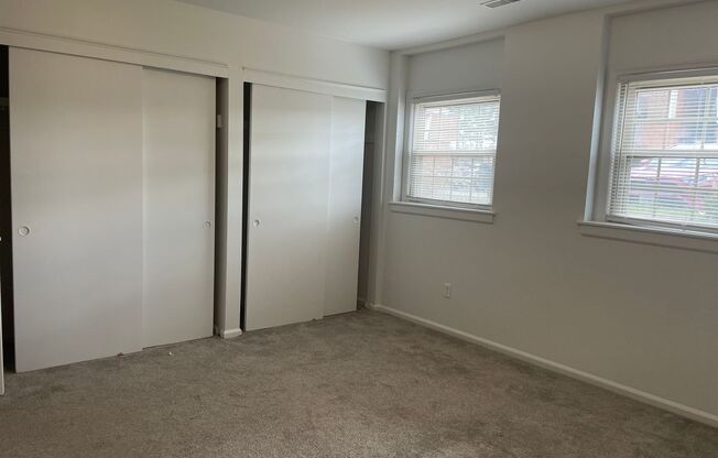 2 beds, 1 bath, 925 sqft, $1,125, Unit 38