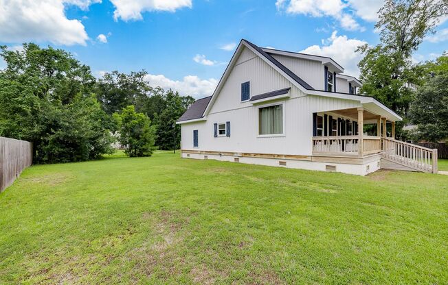 Custom Cottage-Style Home in the Heart of Pooler!