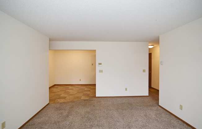 An Empty Living Room at Covington Place Apartments, St Cloud, 56301