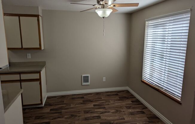 2 beds, 2 baths, 950 sqft, $1,350, Unit 24