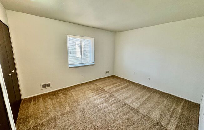 2 beds, 1 bath, 850 sqft, $1,345, Unit 905