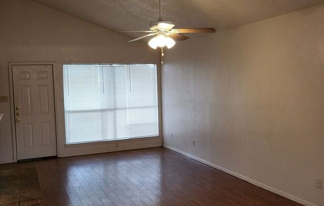 2716 St. George Place Arlington, TX 76015
