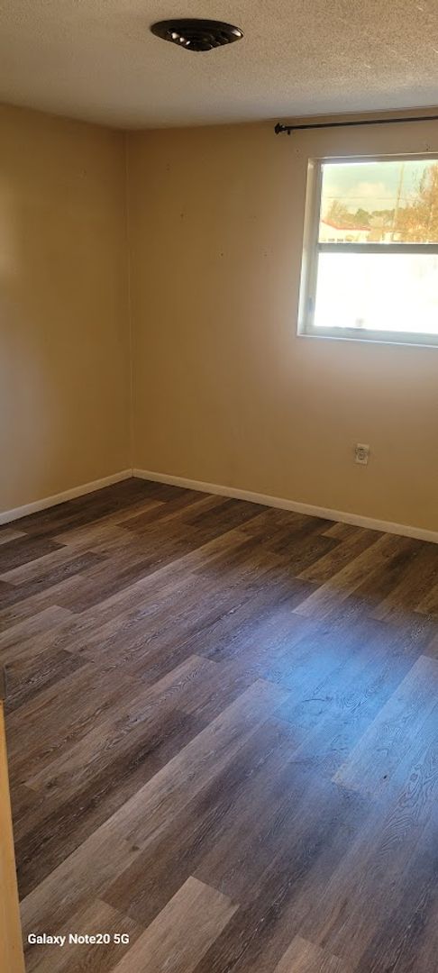 2 BR Villa in Englewood