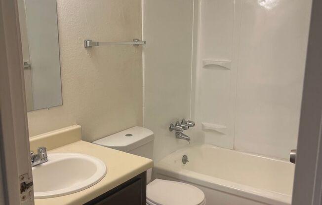 2 beds, 2 baths, 805 sqft, $1,525, Unit D-314