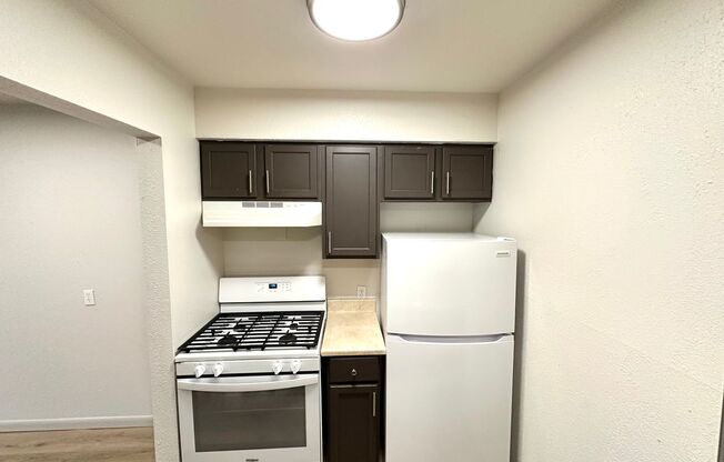 1 bed, 1 bath, $995, Unit 223