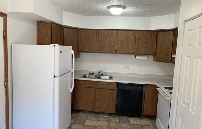 2 beds, 2 baths, $865, Unit 4208