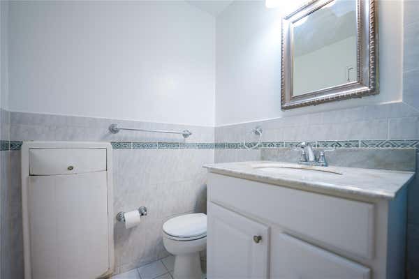 1405 BURKE AVE