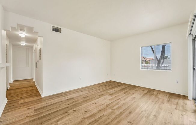 2 beds, 2 baths, $1,200, Unit # 1044