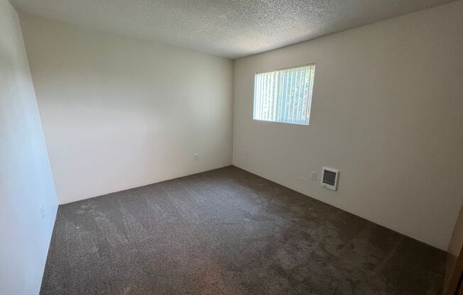 2 beds, 1 bath, 669 sqft, $1,260, Unit 42