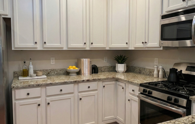 3 beds, 2 baths, 1,500 sqft, $2,200, Unit 430SMA8
