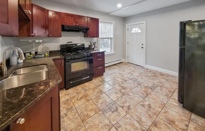 42 FENTON ST