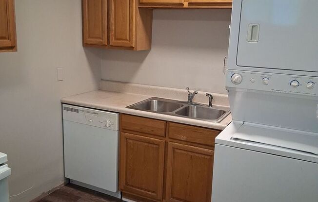 1418 Laurel Avenue Apartments