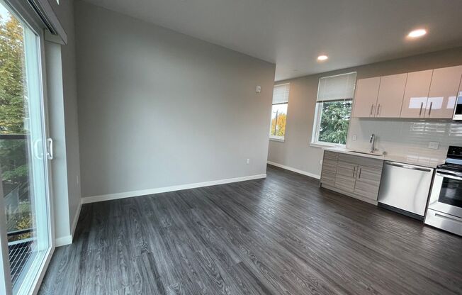 1 bed, 1 bath, 361 sqft, $1,595, Unit 304