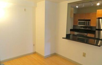 2 beds, 1 bath, 911 sqft, $3,800, Unit 65K