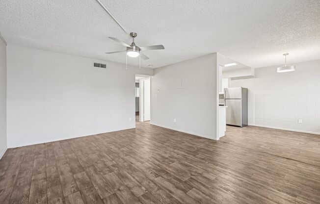 2 beds, 2 baths, 965 sqft, $1,449, Unit E021