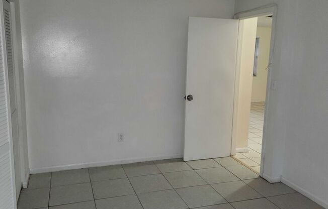 2 beds, 1 bath, $1,885